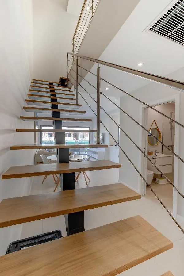 别墅 Luxury Townhouse With Pool In Alvor别墅